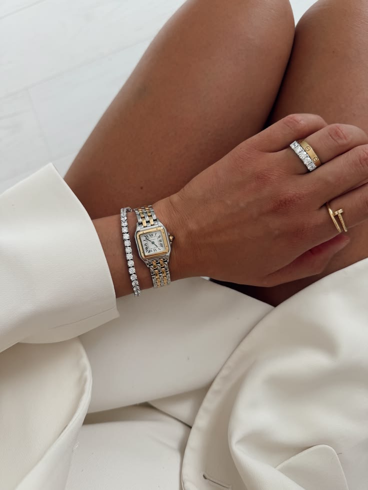 SHOP WOMEN'S WATCHES